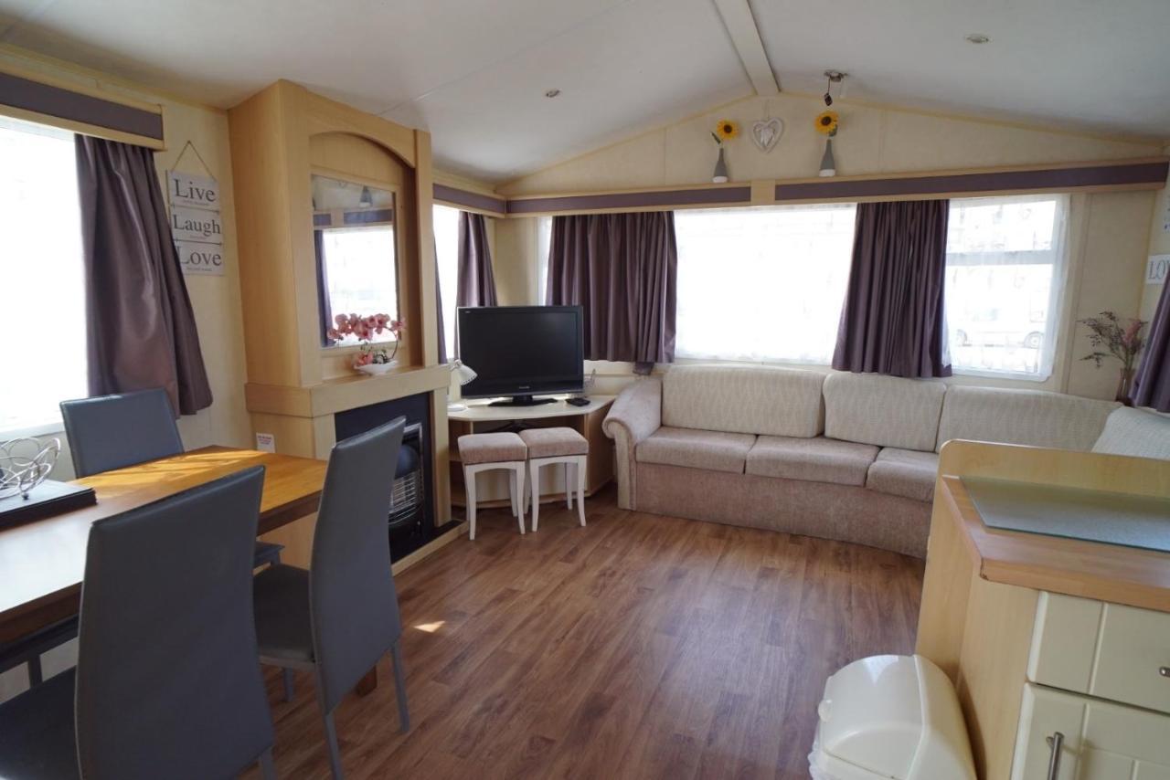 Lyntons 3 Bedroom Caravan Pets Stay Free Linen Included Heacham Exterior photo