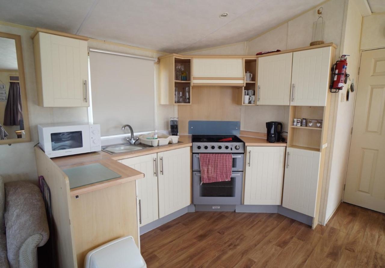 Lyntons 3 Bedroom Caravan Pets Stay Free Linen Included Heacham Exterior photo