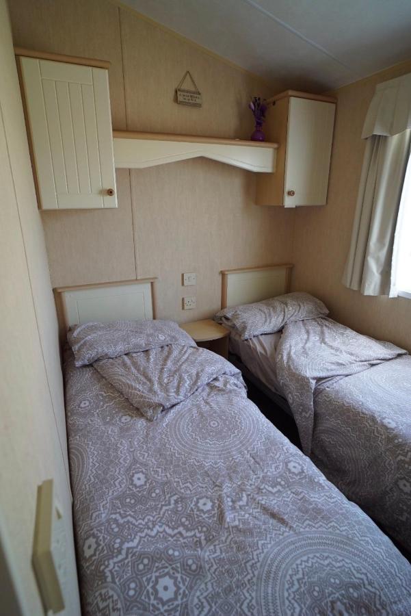 Lyntons 3 Bedroom Caravan Pets Stay Free Linen Included Heacham Exterior photo