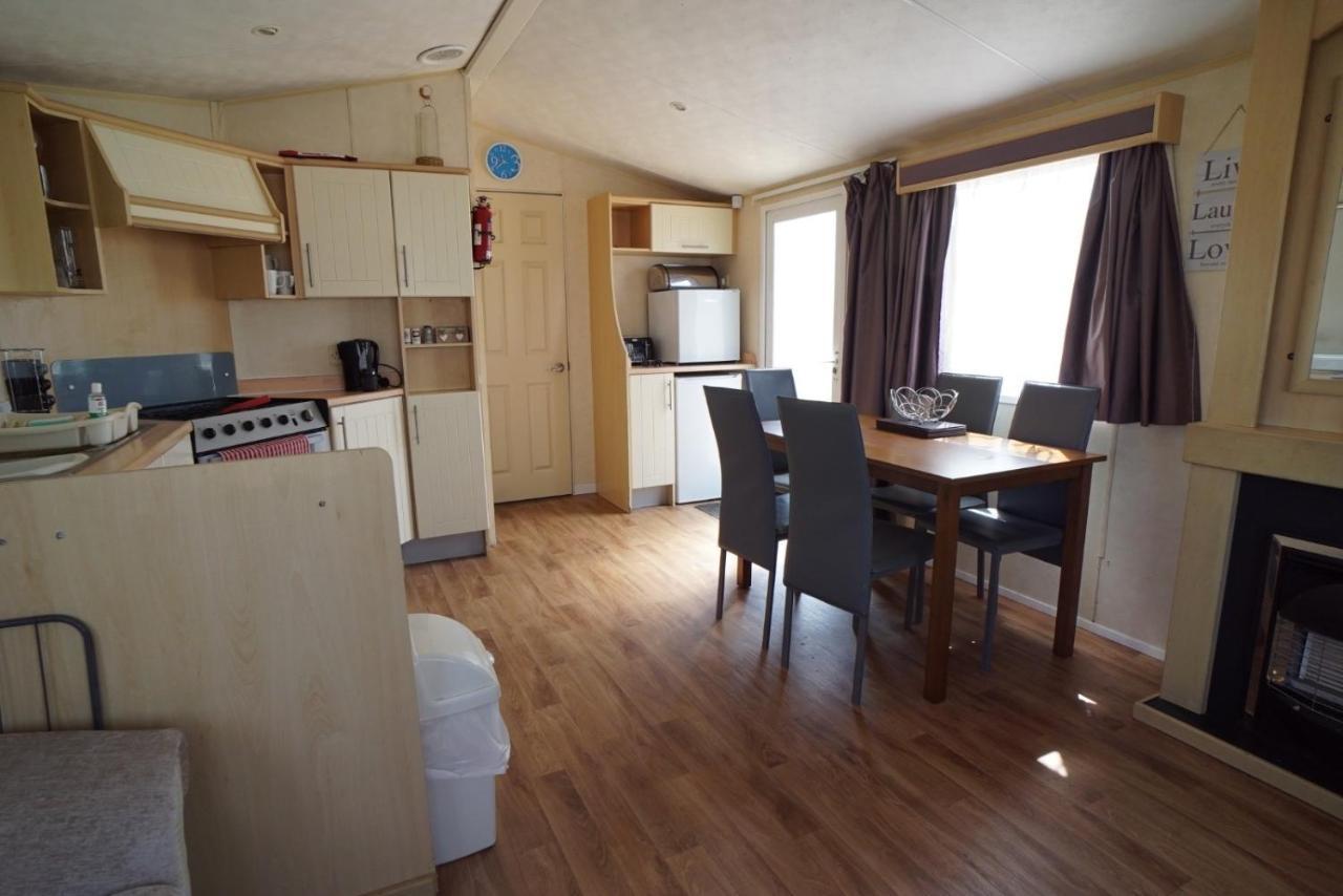 Lyntons 3 Bedroom Caravan Pets Stay Free Linen Included Heacham Exterior photo