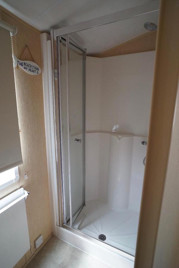 Lyntons 3 Bedroom Caravan Pets Stay Free Linen Included Heacham Exterior photo