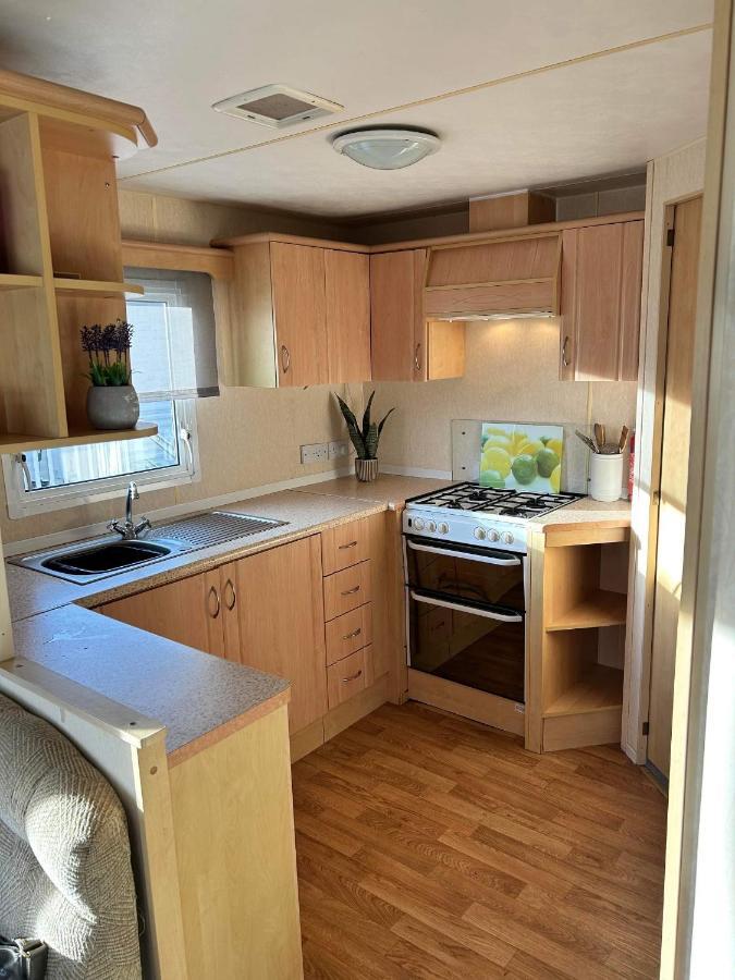 Lyntons 3 Bedroom Caravan Pets Stay Free Linen Included Heacham Exterior photo