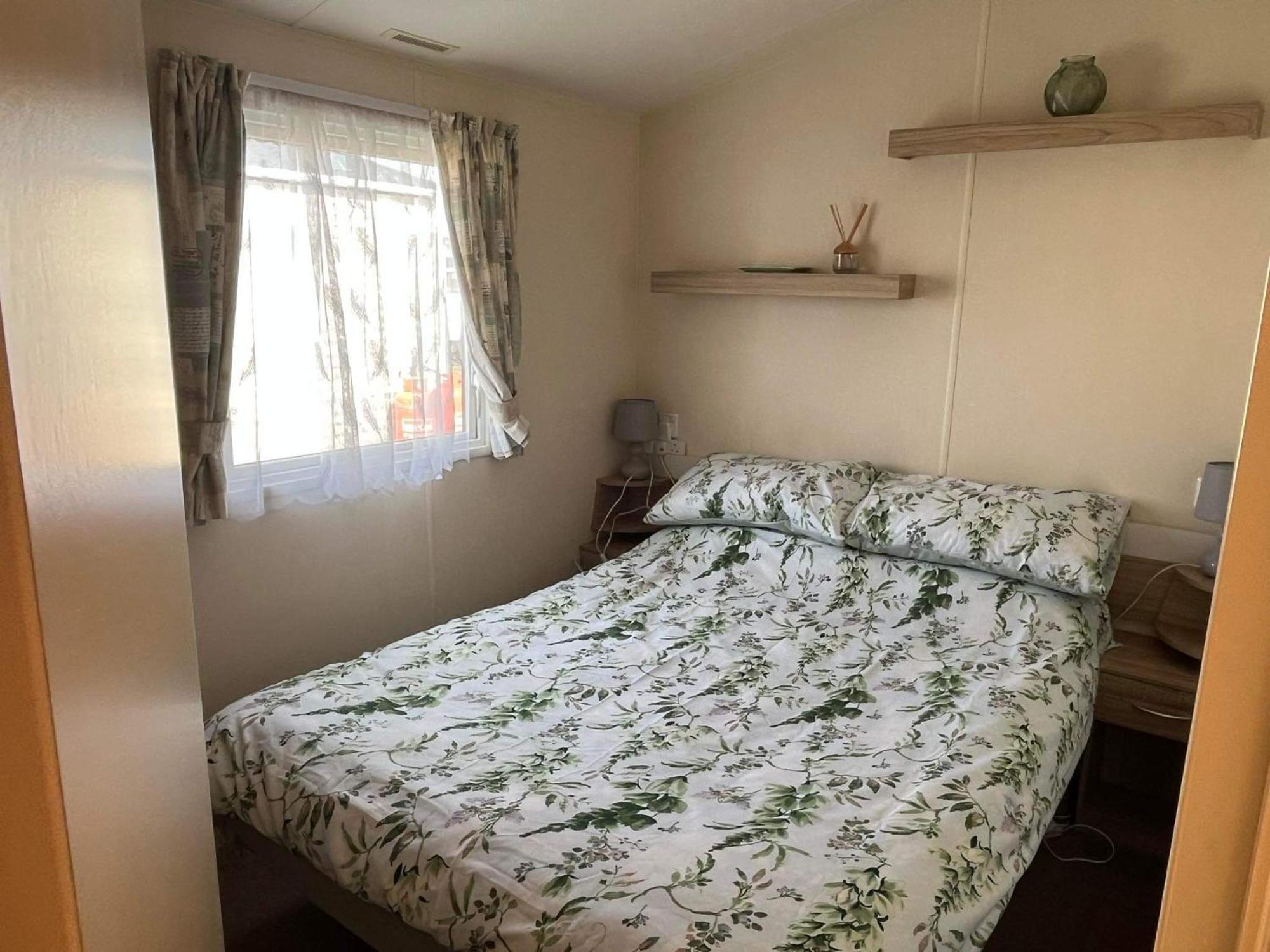 Lyntons 3 Bedroom Caravan Pets Stay Free Linen Included Heacham Exterior photo